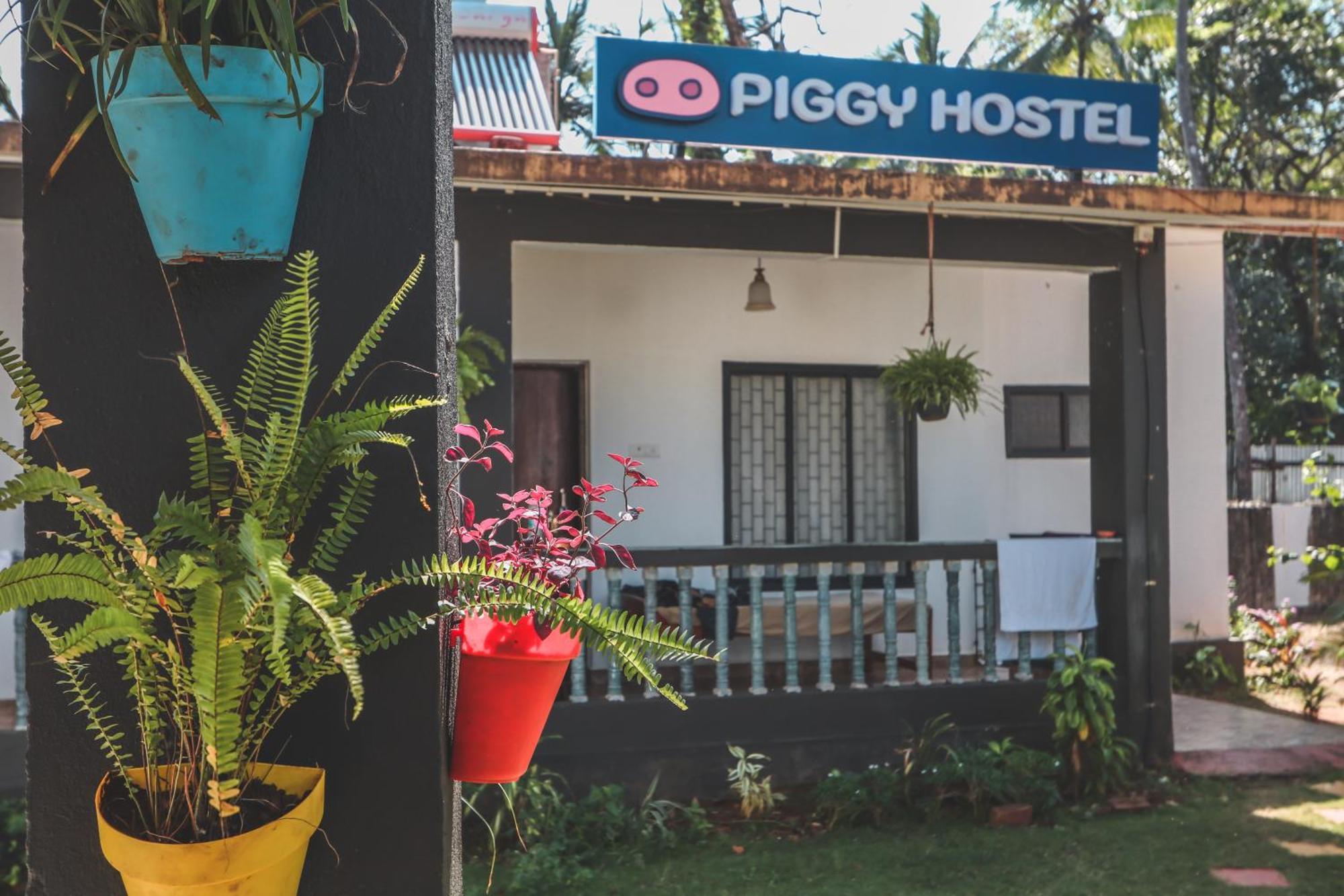 Piggy Hostel Vagator Eksteriør billede